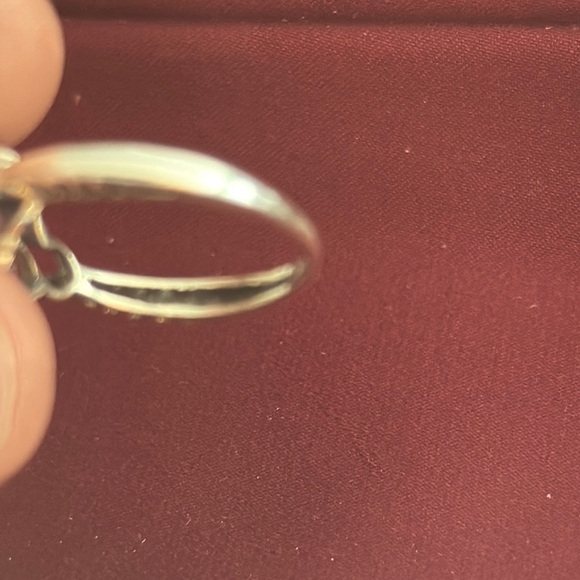 Elegant Pink Gemstone Ring - Picture 9 of 9